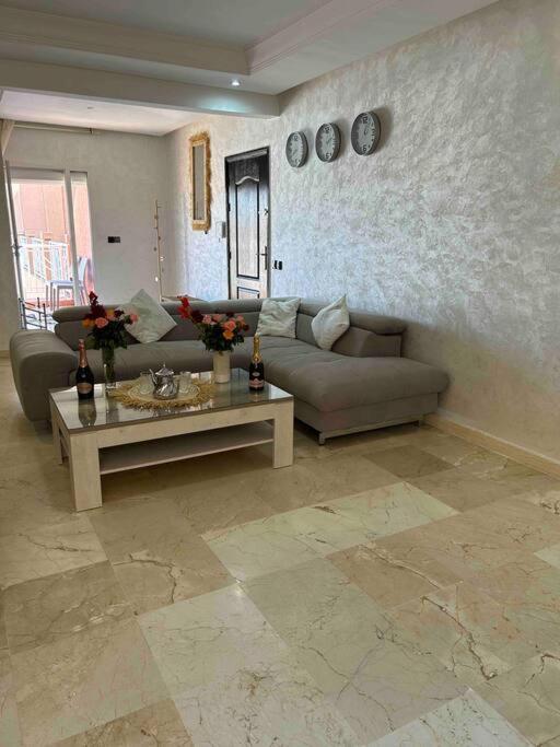 Appartement Haut Standing 3 Chambres Avec Terasse Quartier Gueliz Hivernage A Marrakech I19 Маракеш Екстериор снимка