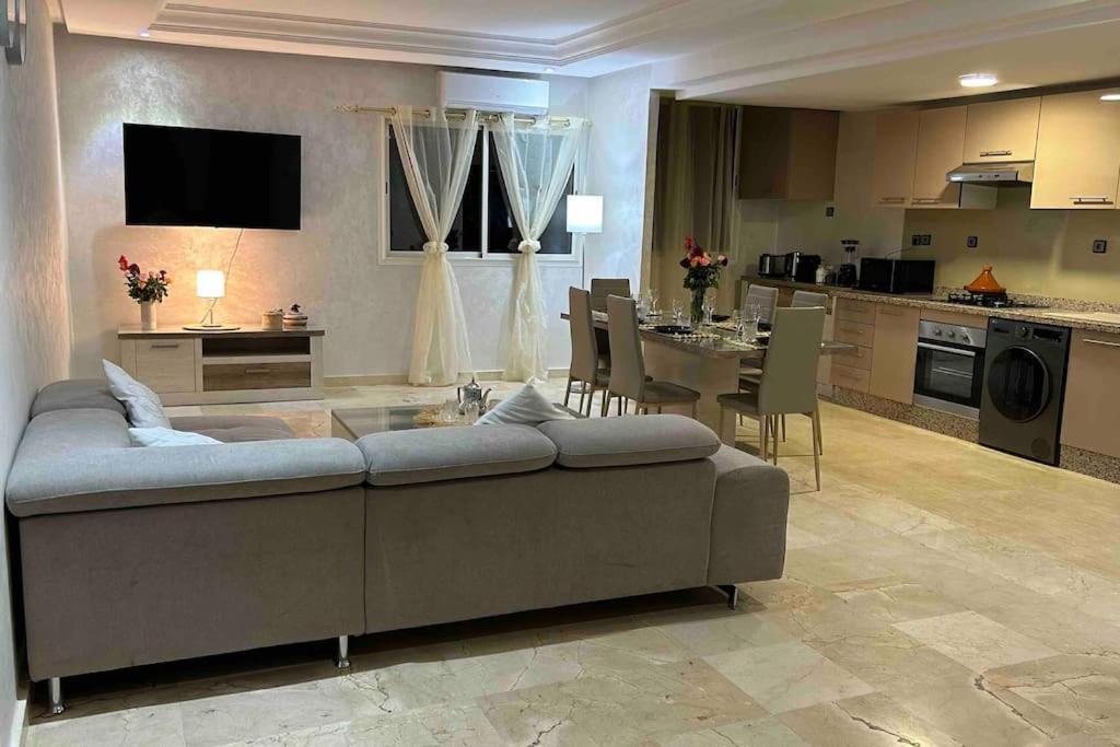 Appartement Haut Standing 3 Chambres Avec Terasse Quartier Gueliz Hivernage A Marrakech I19 Маракеш Екстериор снимка