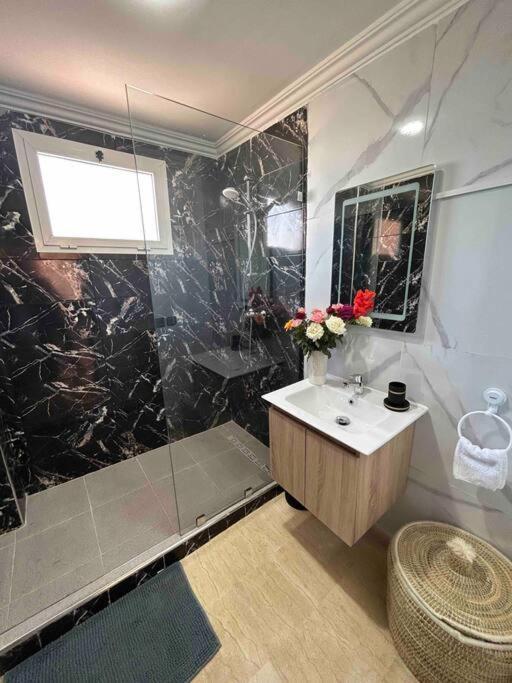 Appartement Haut Standing 3 Chambres Avec Terasse Quartier Gueliz Hivernage A Marrakech I19 Маракеш Екстериор снимка